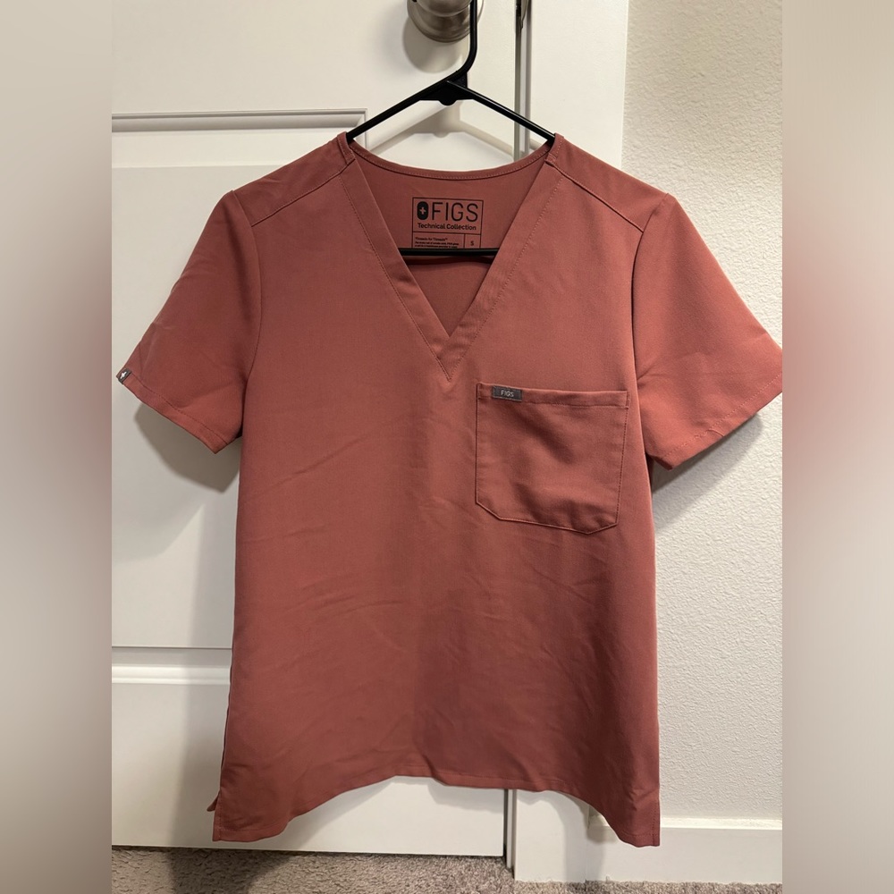 Figs Scrub Top